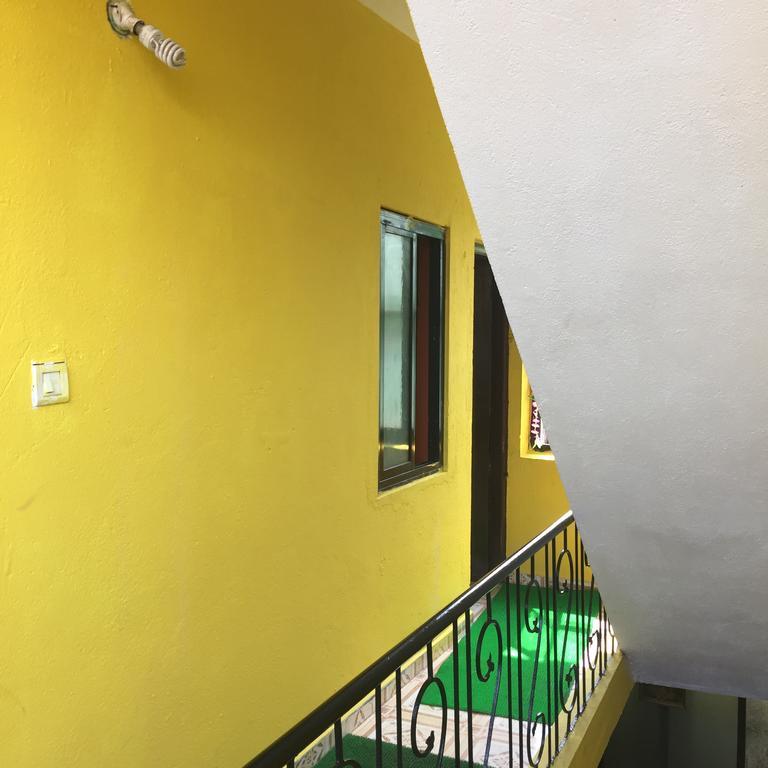Fernandes Guest House กาลังกูติ ภายนอก รูปภาพ